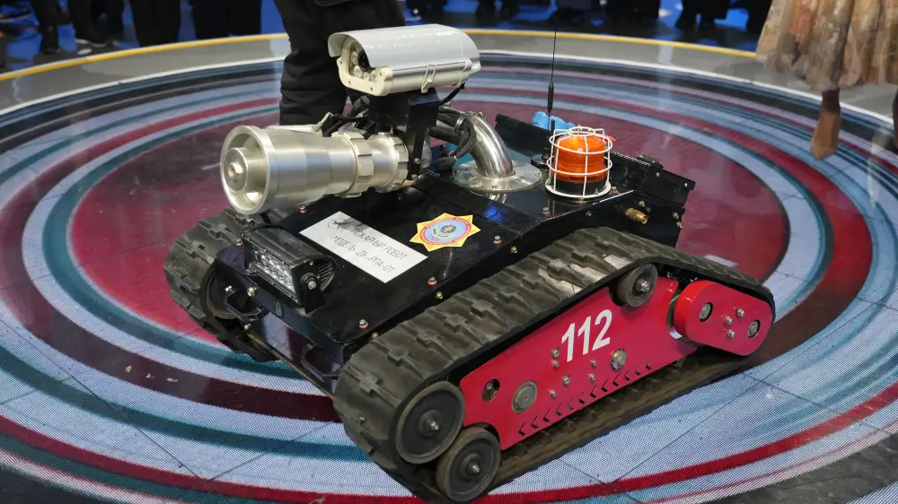 Инновационный робот-пожарный МЧС Казахстана представлен на республиканском онлайн-марафоне (2)