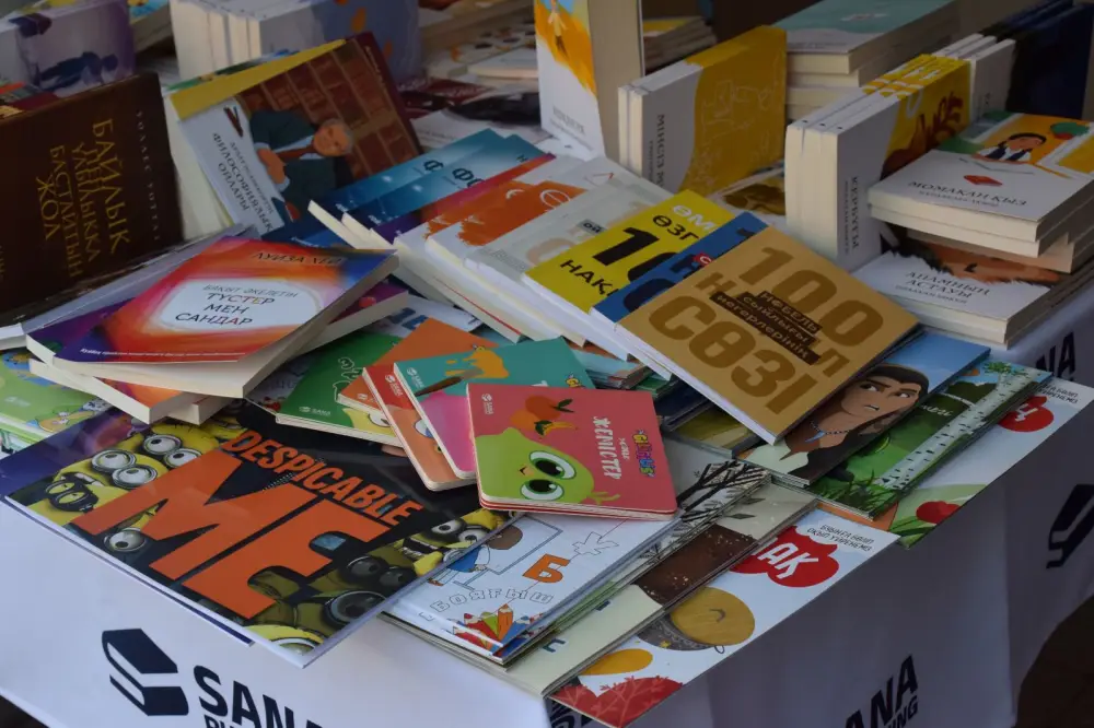 В Алматы прошел первый день книжного фестиваля KitapFest-2026 (7)