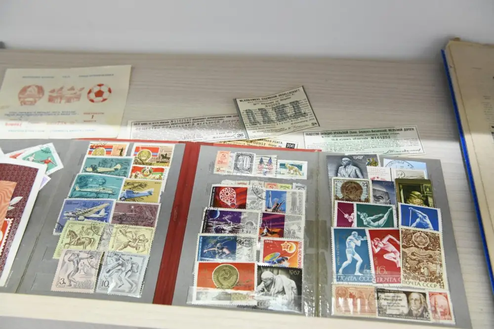 «Закон и порядок»: необычную коллекцию ученика презентовали в столичной школе (8)