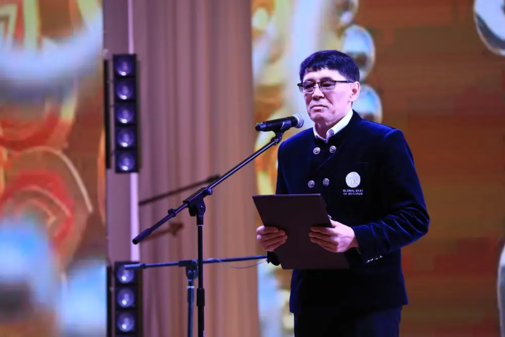 В Актобе молодые жыршы в течение суток исполняют героический эпос (5)