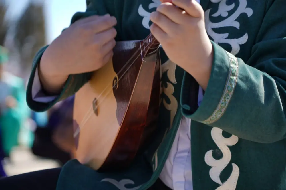 Полмиллиона казахстанских детей одновременно исполнили известные народные кюи (5)