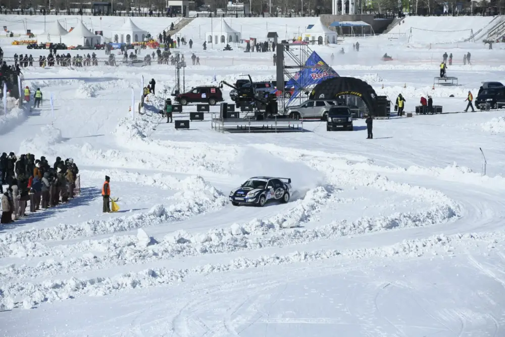 Традиционная ледовая гонка прошла на реке Есиль в Астане (4)