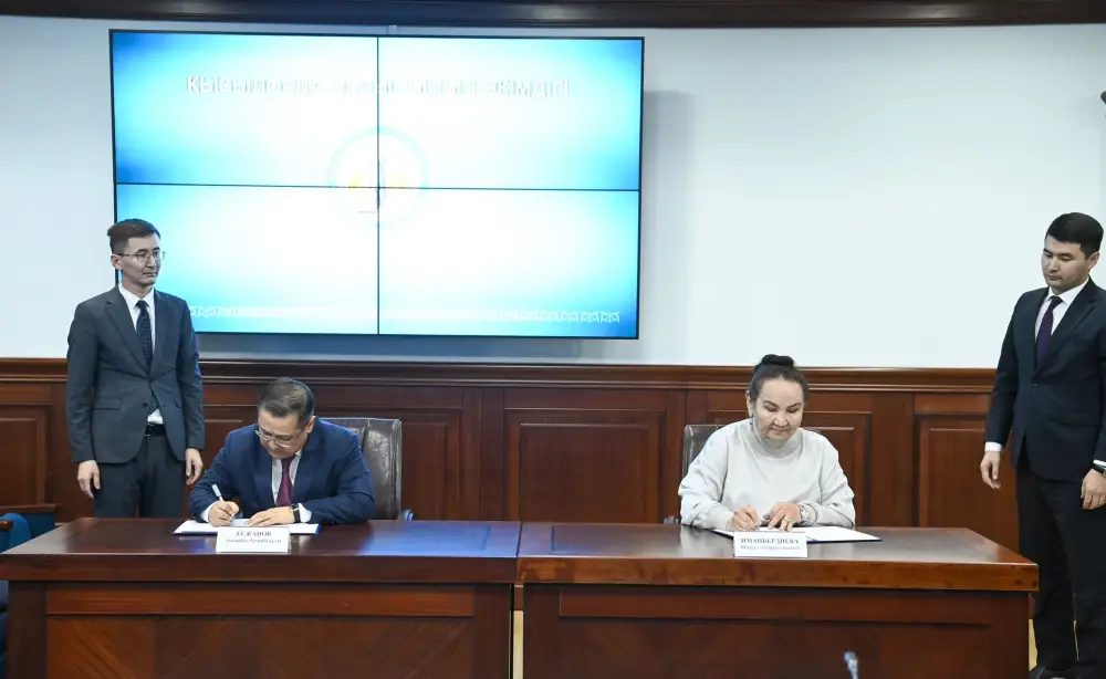 Подписан меморандум о передаче здания частной школы в областную коммунальную собственность (5)