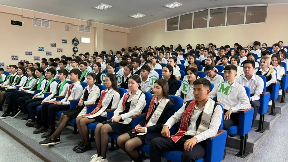 В Актобе прошла экологическая акция «Общество без отходов» (4)