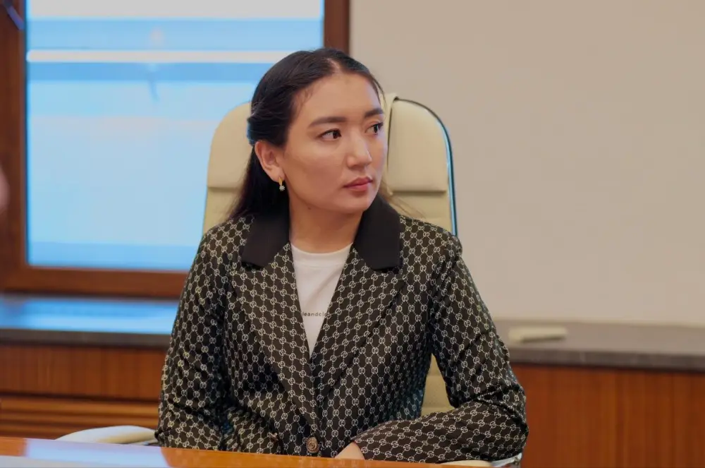 Аким ВКО провёл встречу с победителями республиканского айтыса (5)