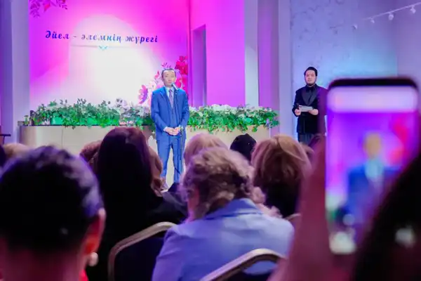 «Женщина – сердце мира»: в Астане прошел праздничный концерт (6)