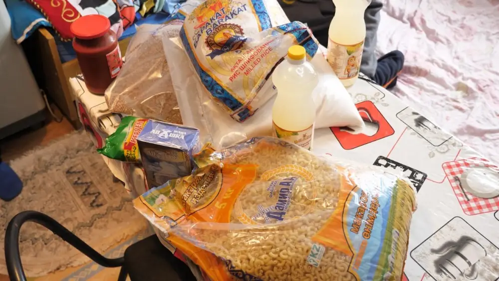 «Марафон добрых дел»: в Астане сотням семей вручили продуктовые корзины (5)