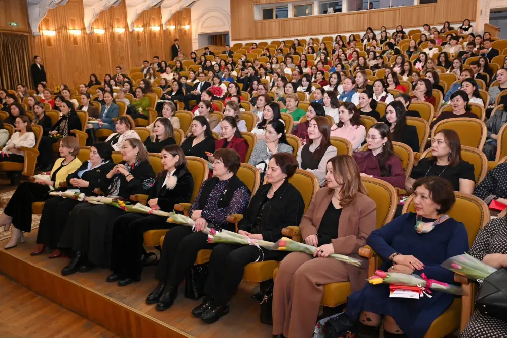 Состоялось торжественное мероприятие в преддверии Международного женского дня (2)