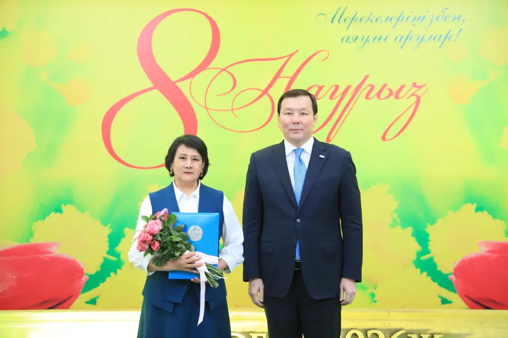 Накануне весеннего праздника актюбинские женщины были удостоены государственных наград (7)