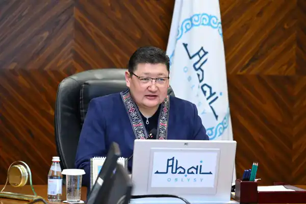 Аким области встретился с айтыскерами и деятелями искусства (7)