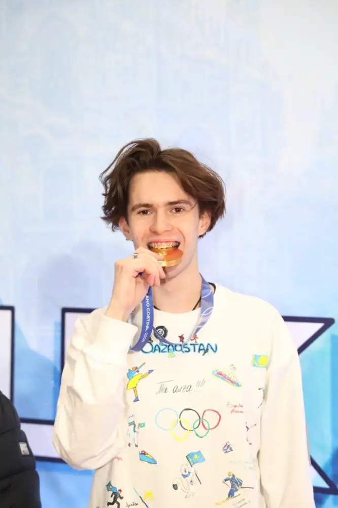 Алматы встретил олимпийского чемпиона XXV зимних Игр Михаила Шайдорова (4)