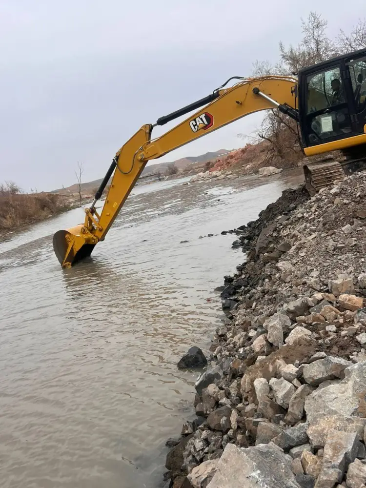 Ремонтные работы на Бартогайском и Куртинском водохранилищах и очистка реки Шелек: в Алматинской области ведется подготовка к паводковому периоду (3)