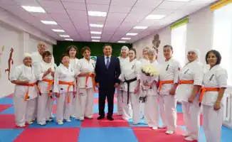 Аким Акмолинской области поздравил Александру Каримжанову с 80-летием в Центре активного долголетия