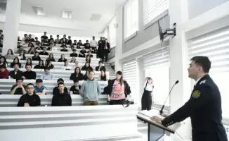 Цифровые ловушки: как студенты университета "Туран-Астана" научились распознавать киберугрозы