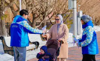 Баурсаки как лучи солнца: волонтеры согревают сердца астанчан