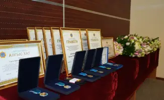 Глава МЧС отметил достижения женщин ведомства и вручил награды