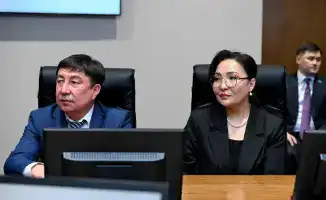 Поддержка культуры и искусства: Аким области встречается с участниками айтыса в Семее