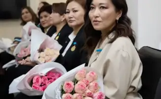 Женщины в белых халатах: 30 героинь медицины были отмечены за их неоценимый вклад в здоровье нации