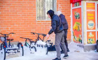 День обновления в Астане уборка территории и общая трапеза соседей