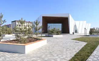 Парламентские депутаты ознакомились с международными образовательными инициативами Центра компетенций