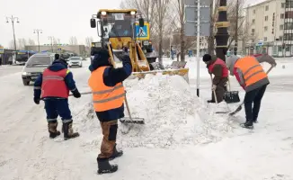 Международная зимняя операция: в Астане задействовано почти три тысячи дорожных рабочих для борьбы со снегом