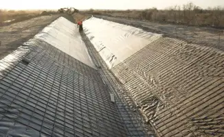 Вода как жизнь: министр водных ресурсов РК наблюдает за обновлением оросительных систем в Шардаринском районе