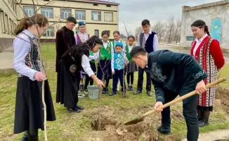 В Туркестанской области прошла акция по посадке саженцев в поддержку инициативы «Мөлдір бұлақ»