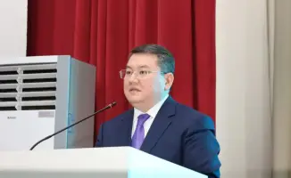 Сауран: Обсуждение конституционных реформ с жителями