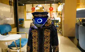 В Астане робот в чапане стал мостом между традициями и технологиями