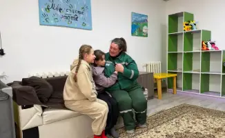 Караганда: женщины встретились с детьми после разлуки