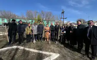 Алатау: Посадка аллеи в поддержку референдума 2026
