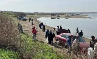 ТУРКЕСТАН: УЧАСТИЕ БОЛЕЕ 500 ЧЕЛОВЕК В АКЦИИ «МӨЛДІР БҰЛАҚ» СПОСОБСТВОВАЛО УБОРКЕ 6 ТОНН ОТХОДОВ С ПОБЕРЕЖЬЯ РЕКИ СЫРДАРЬЯ