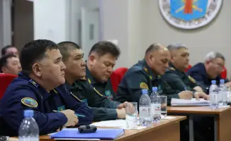 Генерал Косанов призвал к усилению практической подготовки солдат на совещании в Казахстане