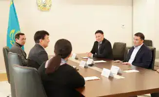 Встреча акима с культурными деятелями в Туркестане