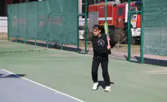 Теннисный дуэль: в Туркестане стартовал международный турнир для юных чемпионов