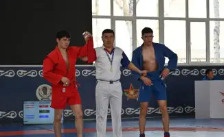 Армейские самбисты: золото и бронза на ринге!