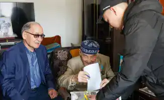 Активное участие 102-летнего ветерана в референдуме как пример гражданской ответственности