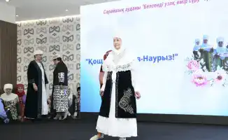 Показ национальной одежды пенсионерами в Астане
