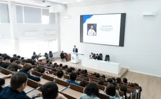 Молодежь на перекрестке перемен: как новая Конституция формирует цифровое будущее