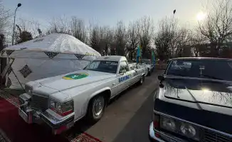 Ретро-автомобили на автопробеге в Қонаеве в день референдума: международное культурное событие