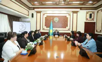 Нурдаулет Килыбай вручил государственные награды труженикам Мангистауской области