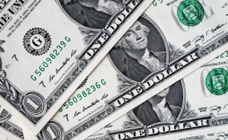 Курс доллара достиг 400 тенге: новые ипотечные правила вызывают опасения у заемщиков