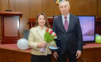 Торжественное собрание в МНЭ подчеркивает значимость женщин в экономике и их вклад в развитие страны