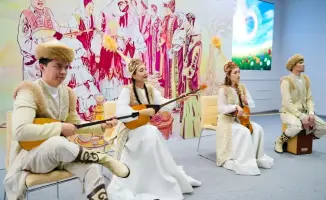 «Семья - сокровище нации»: в Астане молодые пары заключили брак в день семьи