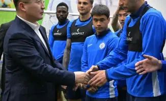 На старте сезона: Аким области Асаин Байханов зажег огонь надежды в ФК «Иртыш»