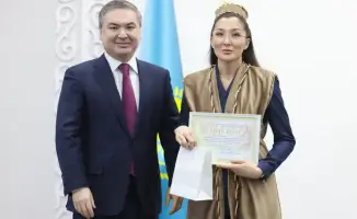 Наурыз в Казахстане: Министр Ерсайын Нагаспаев отмечает вклад сотрудников в развитие промышленности