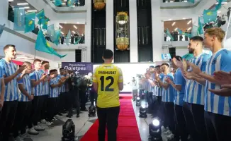 Презентация нового состава ФК «Окжетпес» в ТРЦ Koksetau Mall: подготовка к чемпионату и новые возможности для команды