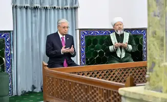 Токаев: шаги в историю у мавзолея Яссауи