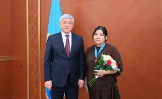 Праздничная встреча в Карагандинской области: Ермаганбет Булекпаев подчеркивает роль женщин в развитии общества на Международный женский день