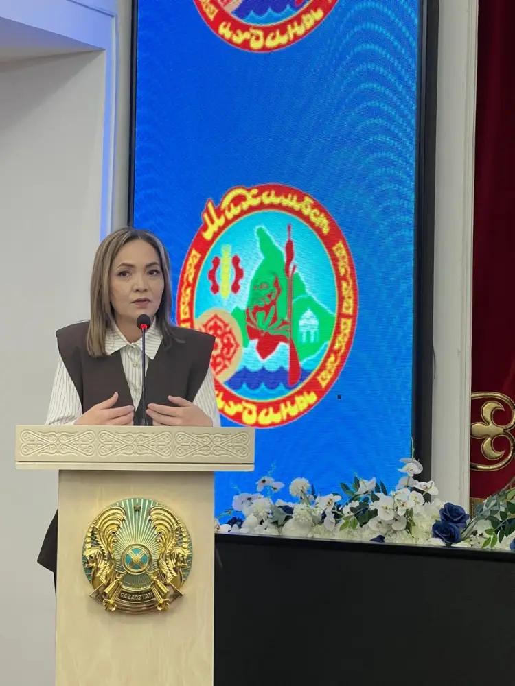 Мой путь — вклад в общество: заместитель руководителя Атырауского департамента государственного имущества и приватизации КГИП МФ РК Т. Адилбекова поделилась опытом с молодежью (5)